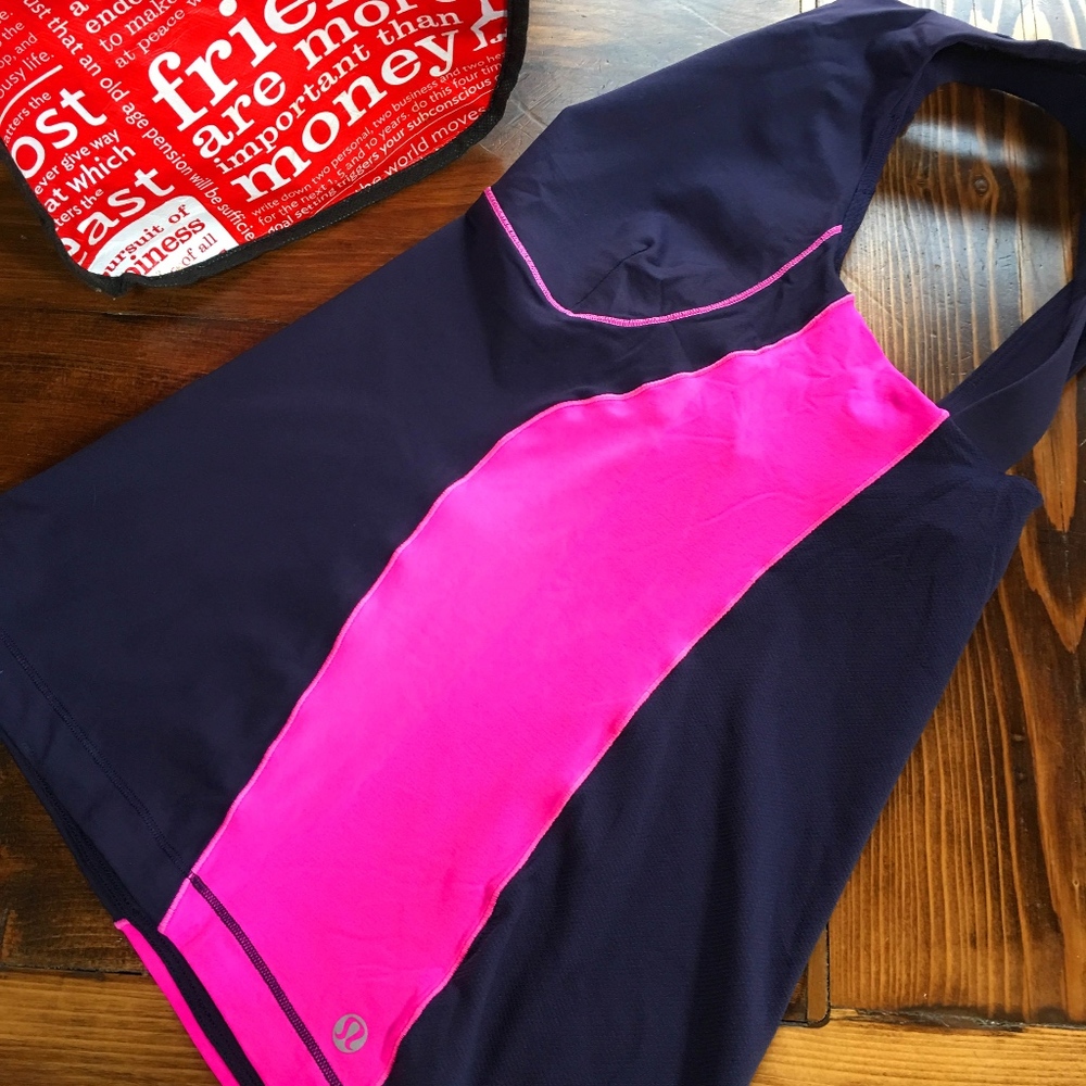 Lululemon Athletica Size 4  tank top
